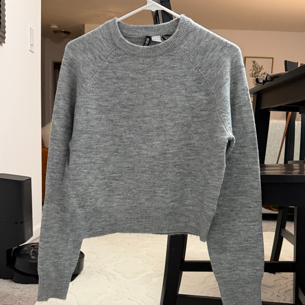 H&M Light Gray Women's Crew Neck Sweater